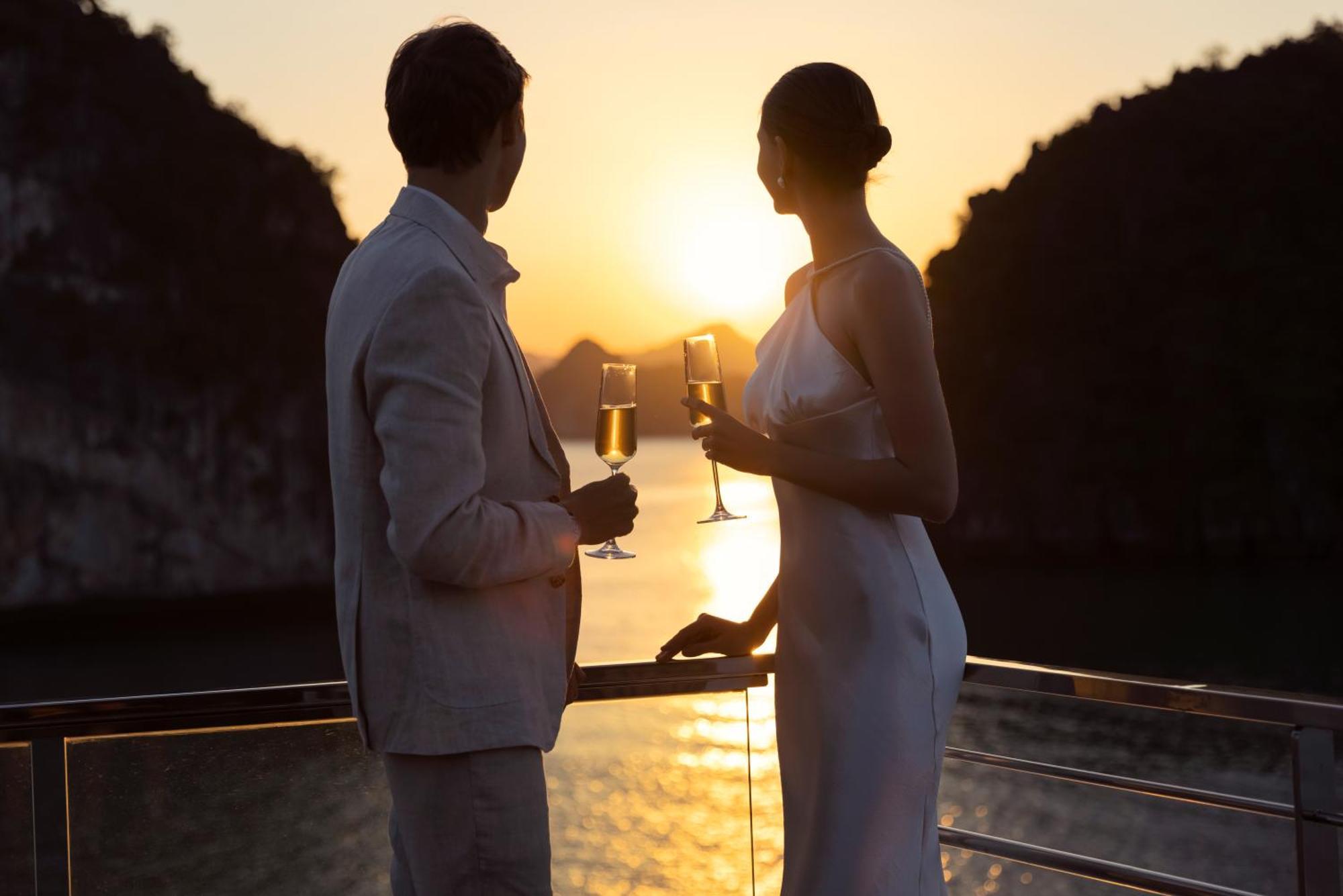 Grand Pioneers Halong Bay Cruise 1 Hotel Ha Long Exterior foto