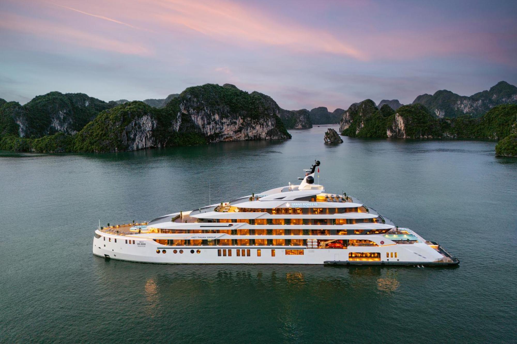 Grand Pioneers Halong Bay Cruise 1 Hotel Ha Long Exterior foto